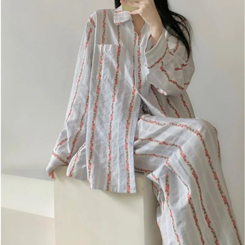 

Высококачественная домашняя одежда в цветочную полоску, которую можно носить на улице, модная домашняя одежда, сексуальный пижамный комплект с длинными рукавами, хлопковая марля с облаком