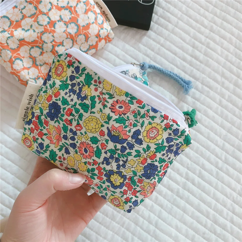 Sweet Flower Cosmetic Bags for Woman High Quality Cotton Fabric Lining Beautiful Cosmetic Bags