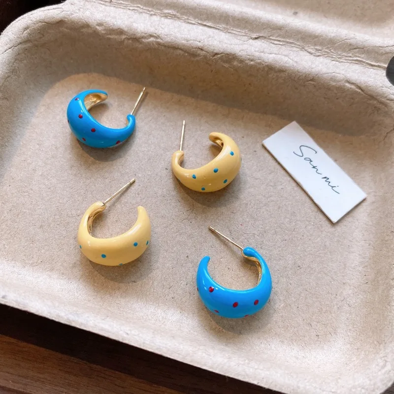 

Sweet C-Shaped Hoop Earrings for Women Girls Red Blue Dot Enamel Geometric Circle Earring New Fashion Design Ear Jewelry