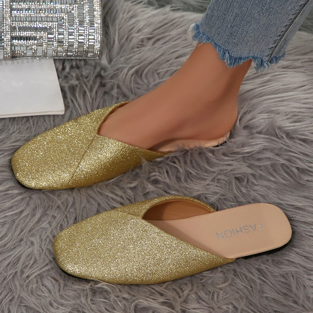 

2025 New Women Slippers Slip on Mules Shoes Big Size Flat Slippers Summer Casual Outdoor Shoes Ladies Square Toe Slides Women