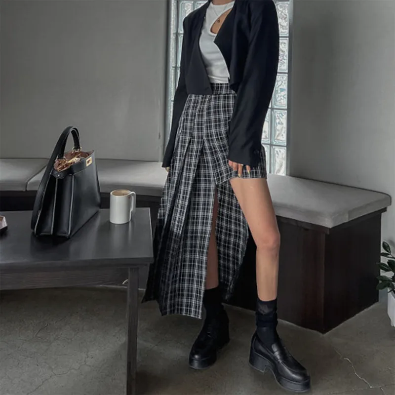 2026 Summer Design Hot Selling New Asymmetric Black and White Checkered High Waisted Long Skirt for Women