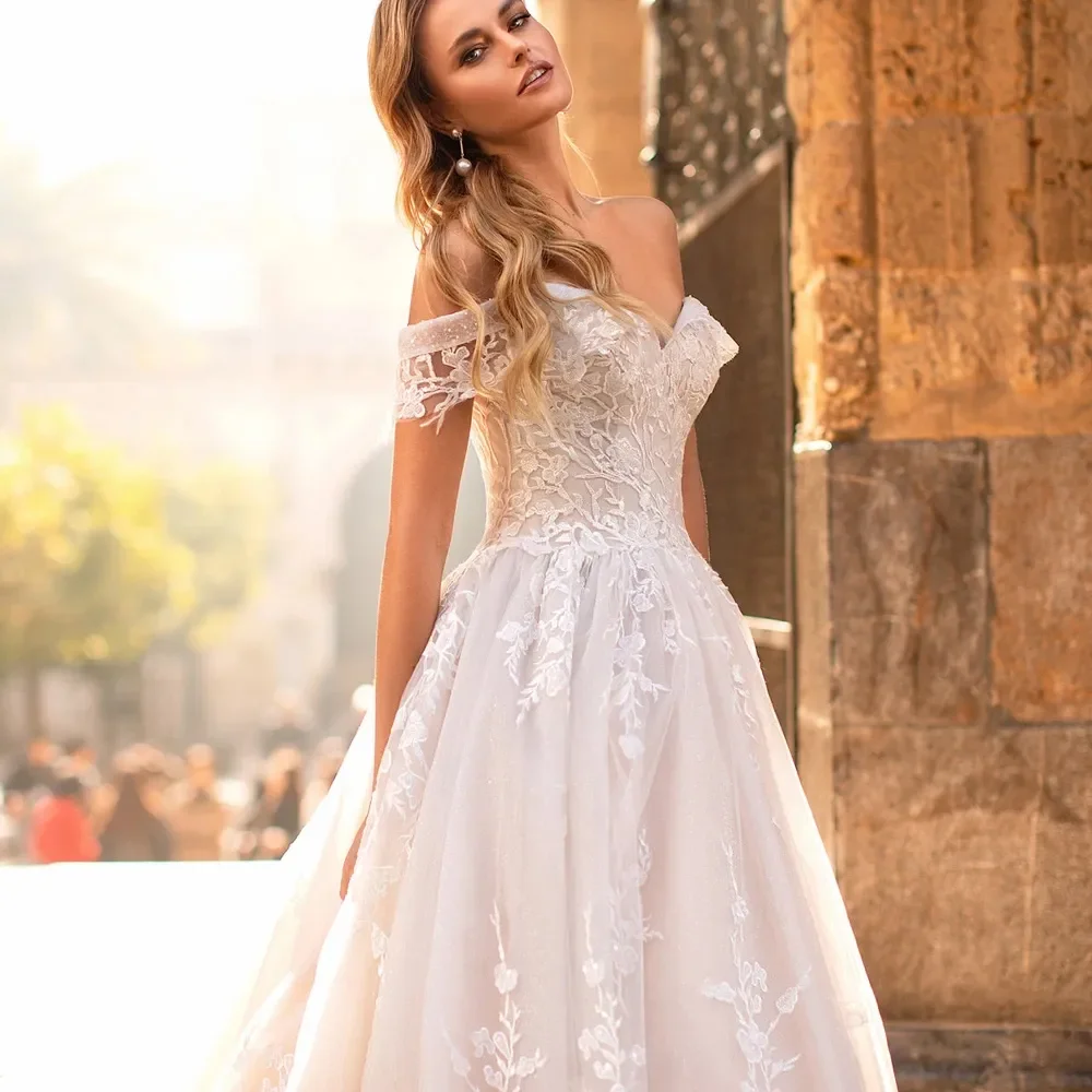 Elegant romantic A-line luxury wedding dress Sexy V-neck backless Bohemian bridal party dress with floor length outdoor garden