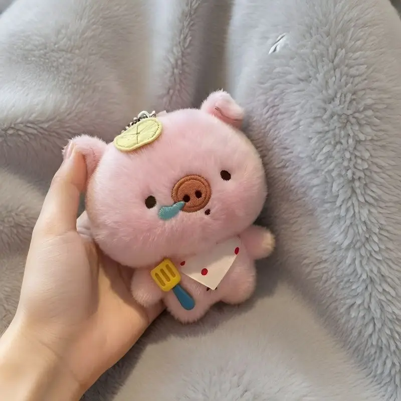 Bag hanging decorations, schoolbag plush accessories, creative and cute pig-shaped keychains for kids, ins figurines.