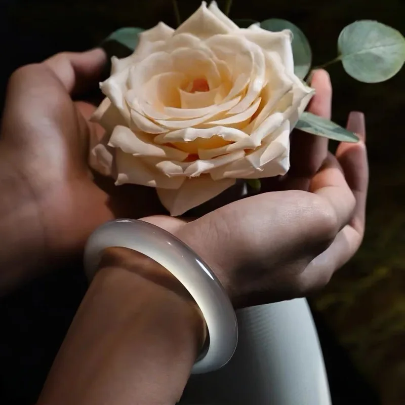 First-class high-grade white moonlight agate wide band women's ice chalcedony lychee jelly bracelet