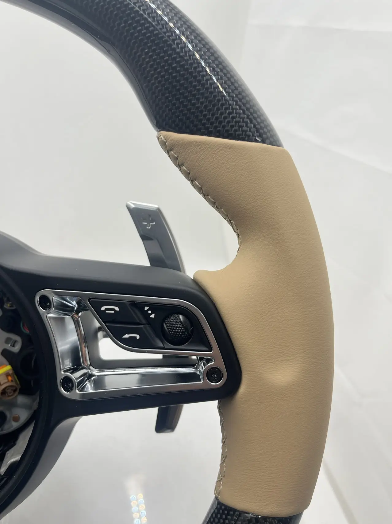 For the Porsche GT carbon fiber riveted steering wheel assembly, for all Porsche models, directly mounted