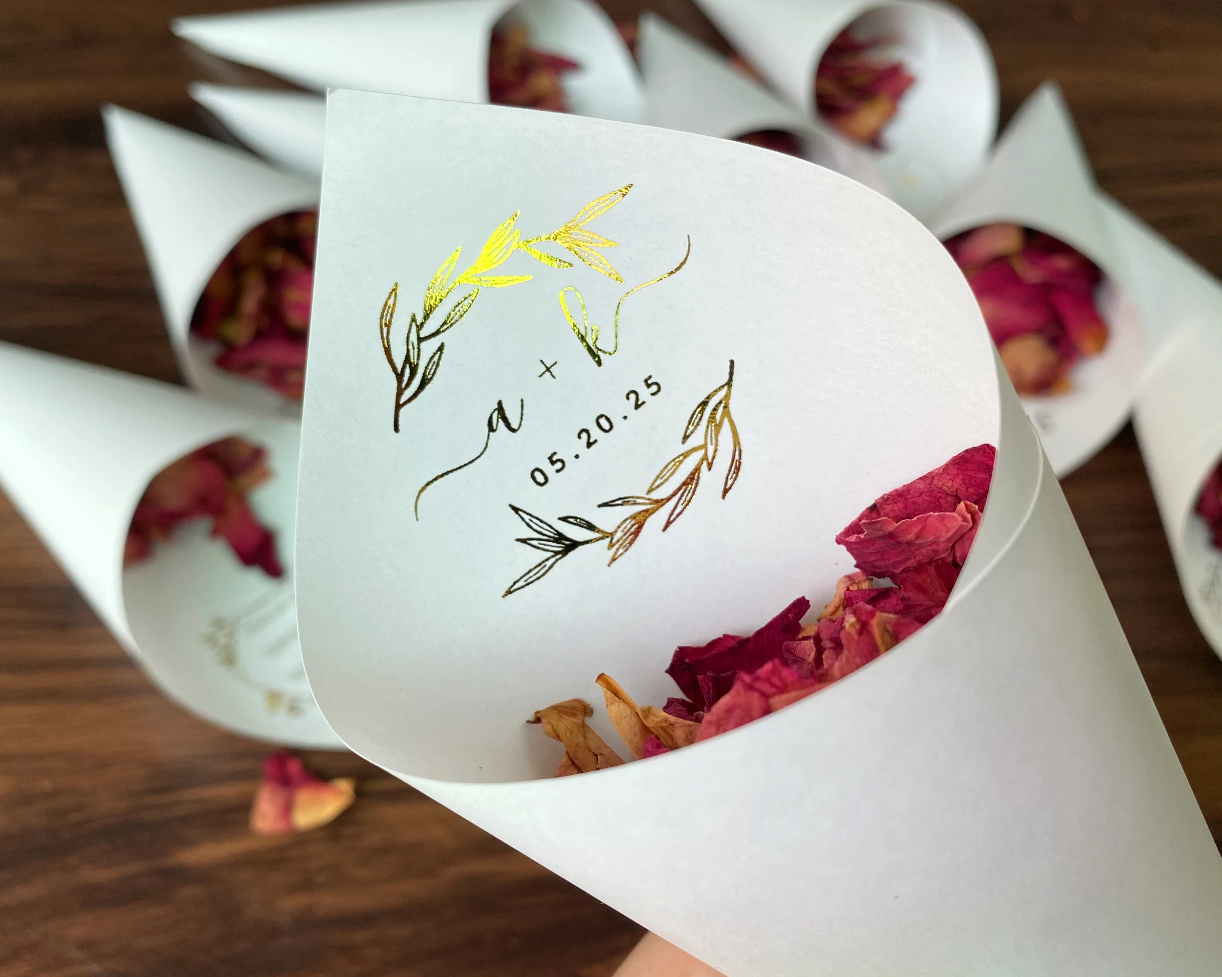 20Pcs DIY Personalized Wedding Cones,16x16cm Gold Foil Cone, Custom Name Date Confetti Toss Cones for Bridal Shower Party Favor