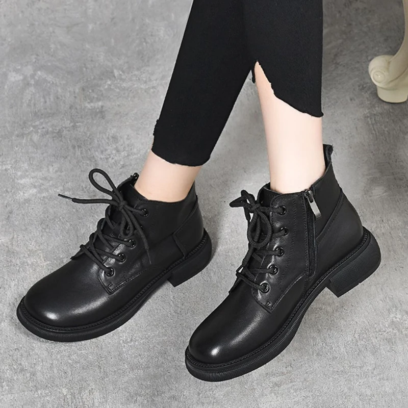 2022 Winter New Round Head Low Coarse Heel Soft Sole Boots Plush Women\'s British Retro Lace Up Shoes Casual Comfortable and Warm