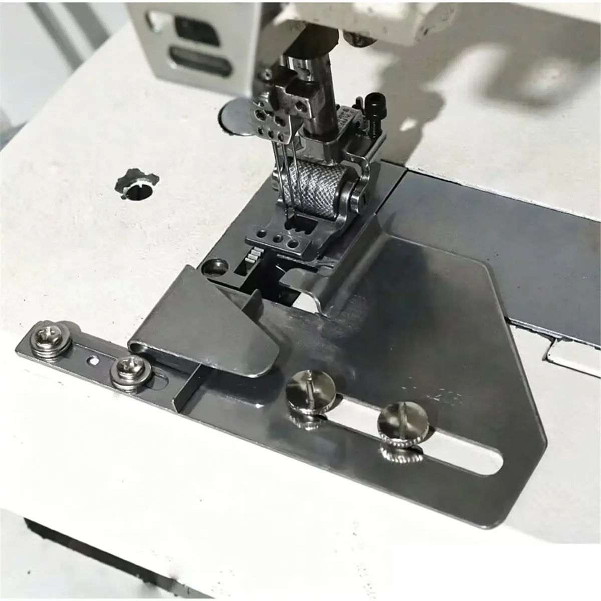 205 Adjustable Covering Machine Hem Folder Fabric Guide Hemmer Device Fit Coverstitch Sewing Machine Accessories