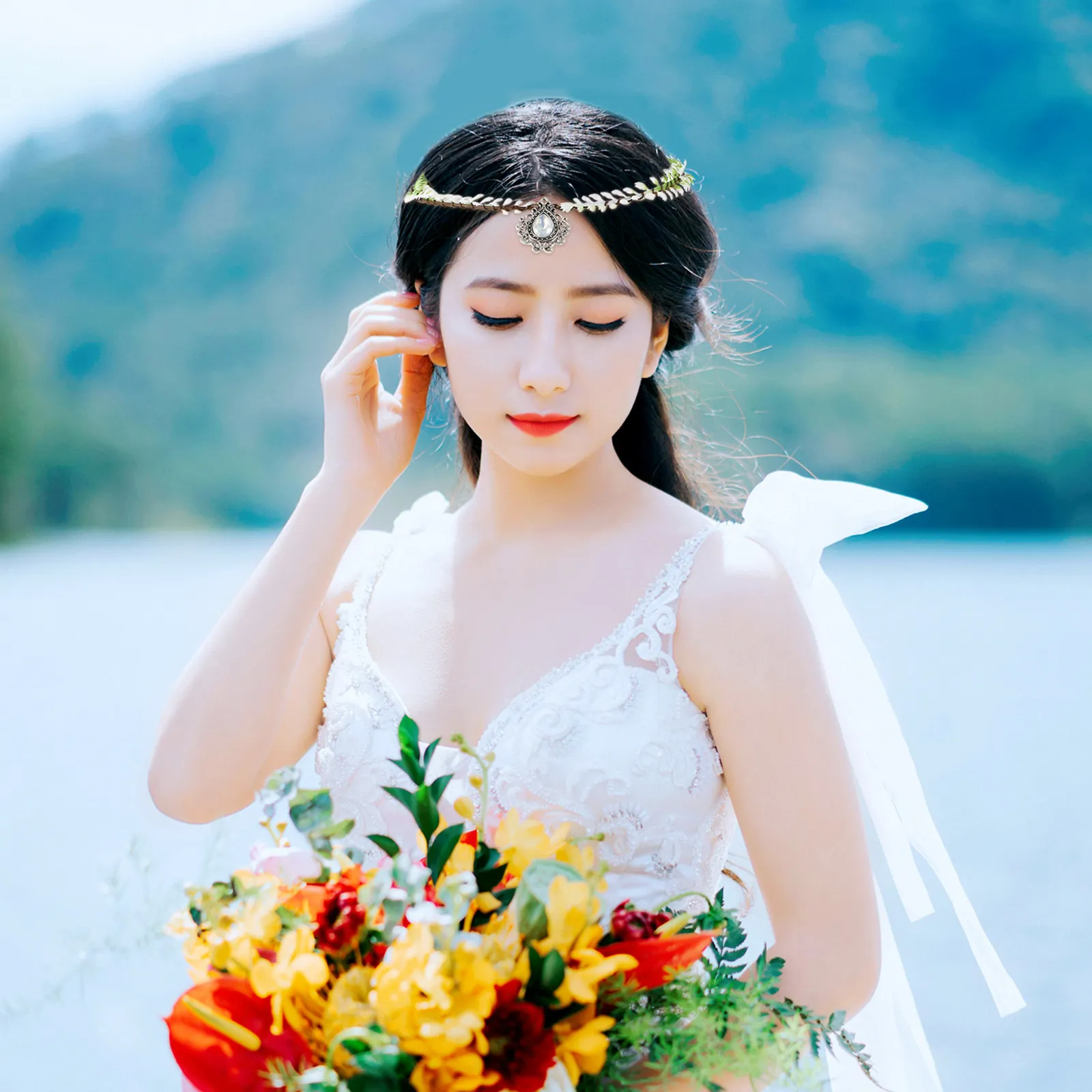 

Корона-венок из искусственных листьев со стразами, свадебная повязка на голову, аксессуар для волос для свадебной вечеринки, элегантный, уникальный дизайн, удобный в использовании