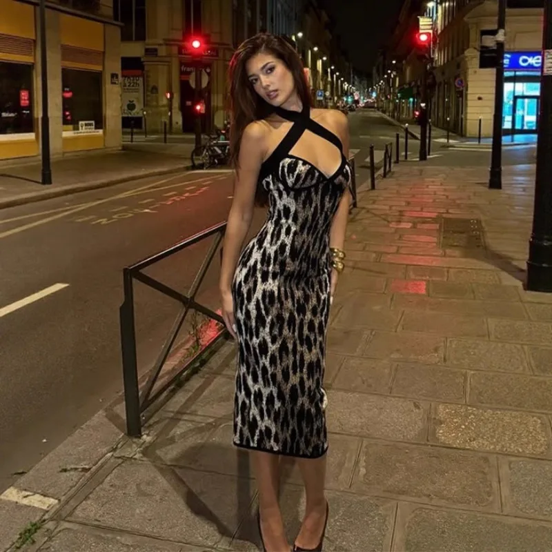 2026 Summer Fashion New Women's Elegant Design Leopard Pattern Dress Slimming Bag Hip Hanging Neck Hanging Long Dress