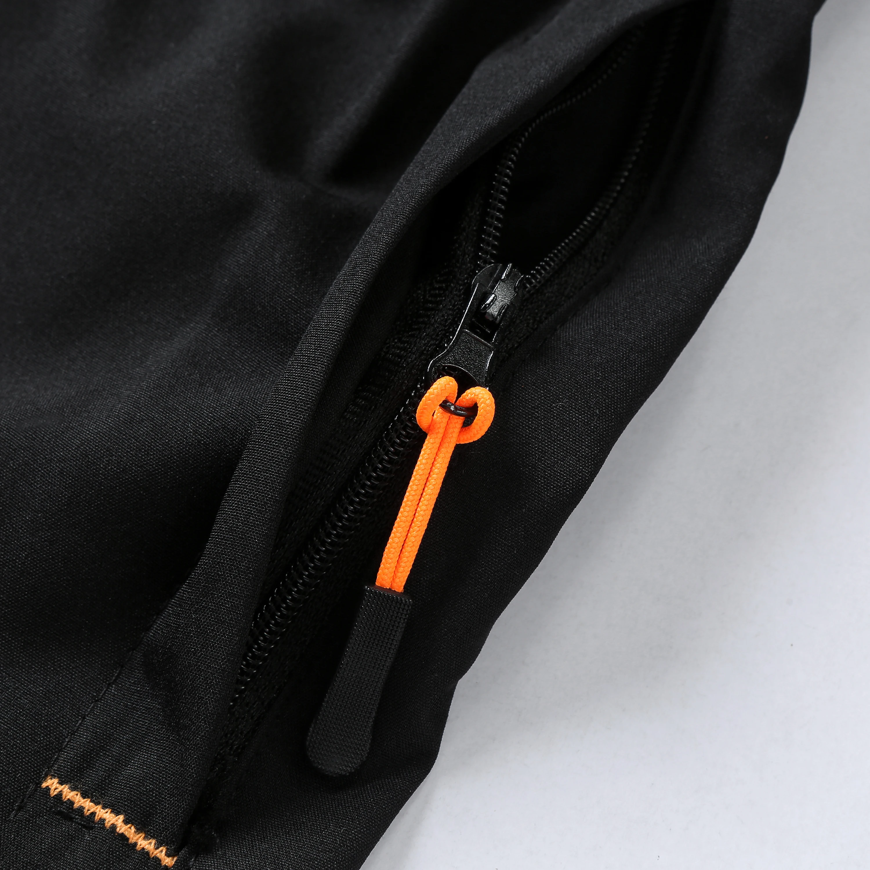 صيف جديد وصول السراويل الرياضية الرجال جديد مريح مرونة الخصر الملابس الذكور تنفس سراويل قصيرة حجم كبير