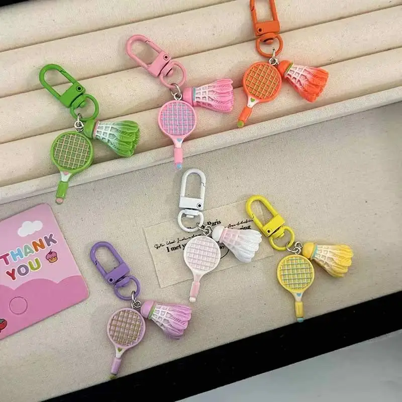 1 Stück Persönlicher Sportlicher Schlüsselanhänger in Badmintonschläger-Optik für Damen und Herren, Taschenanhänger, Souvenir, Schmuckgeschenk – Detail 5
