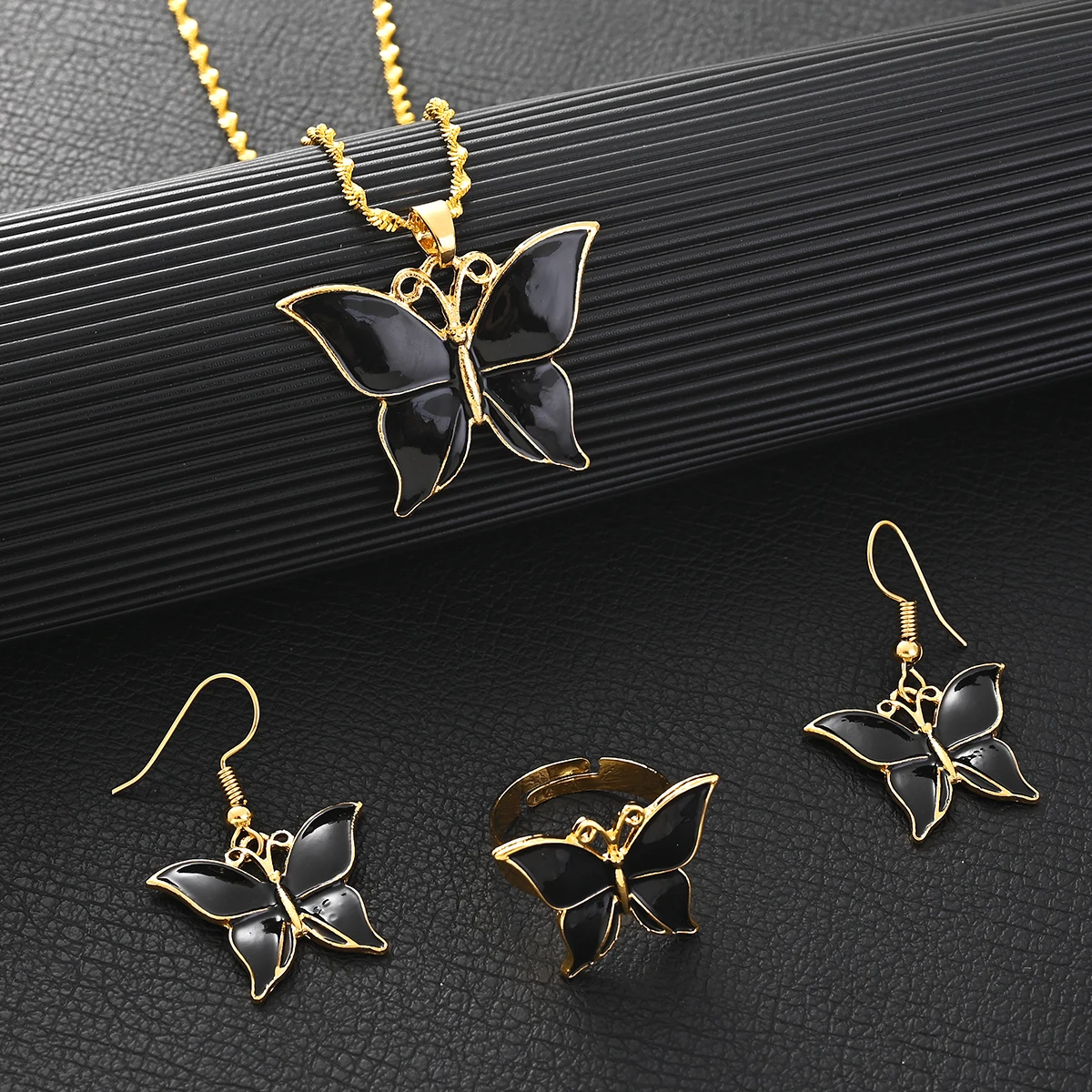 Stylish Butterfly Pendant Neck - огляд і ціна Women Fashion Png