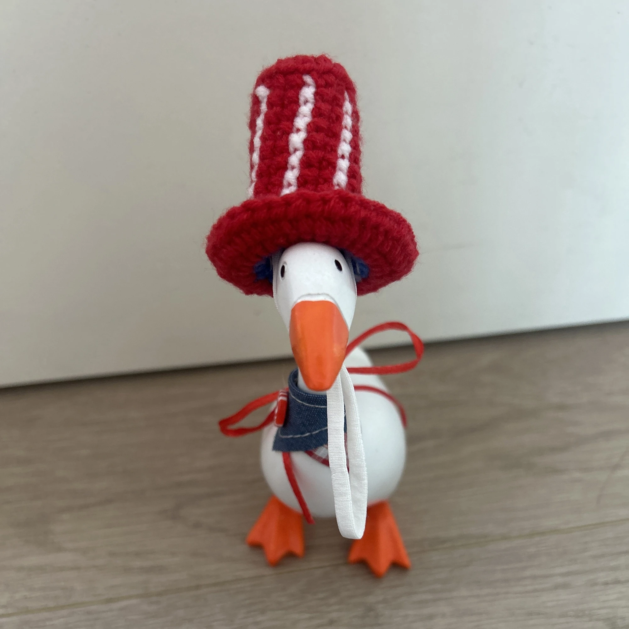 4th of July Desk Goose Outfit Red Knitted Hat and Plaid Print Bandana for Cute and Fun Desk Goose Patriotic Costume