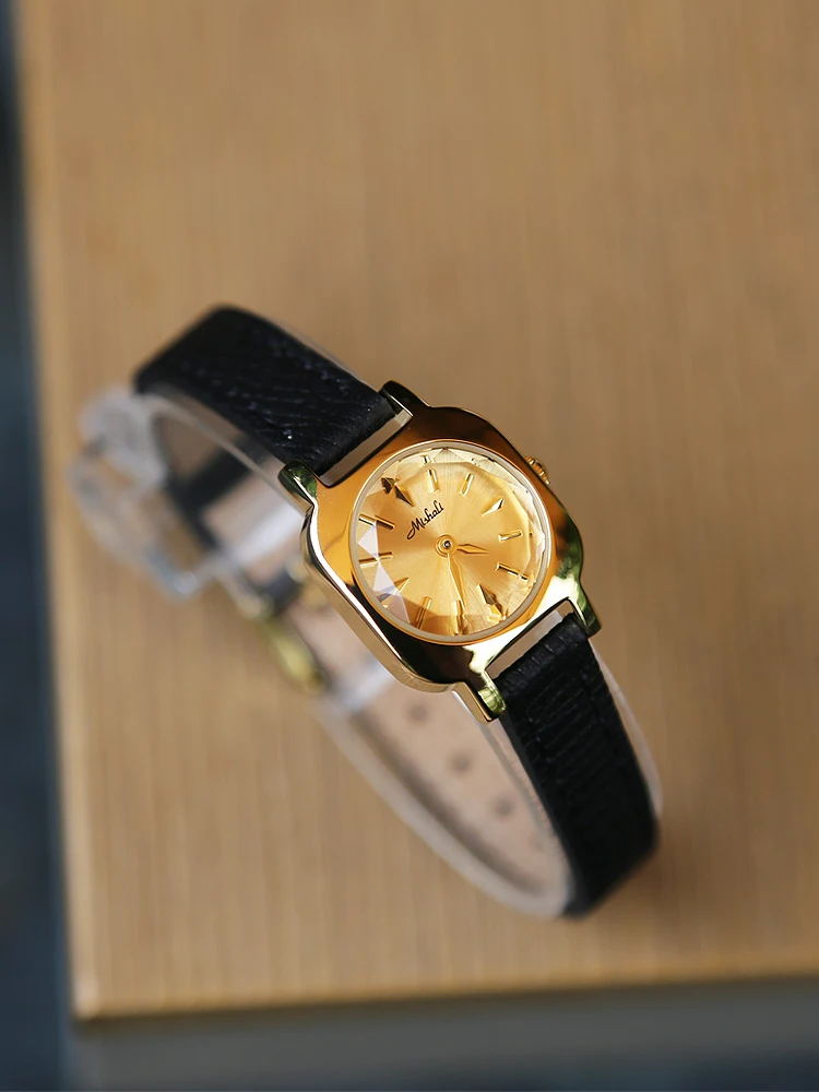 ساعة يد نسائية أنيقة ساعة كوارتز صغيرة ورائعة بحزام جلدي موديل 2026 جديد مثالية كهدية للنساء. #2