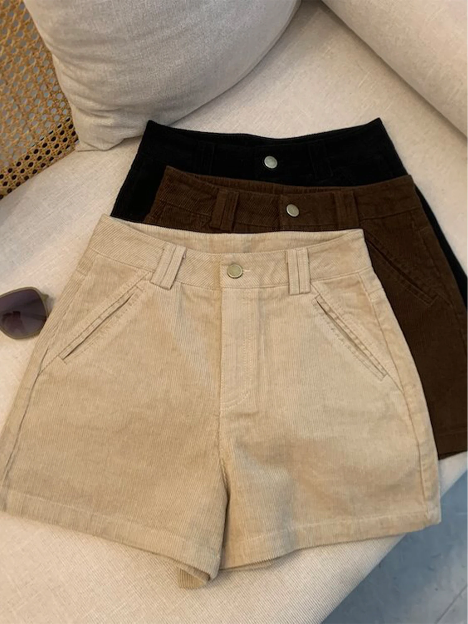 Women's Khaki Mini Booty Corduroy Shorts Vintage 2000s Y2k Gyaru Micro Shorts High Rise Hot Pants Shorts Clothes Spring Summer