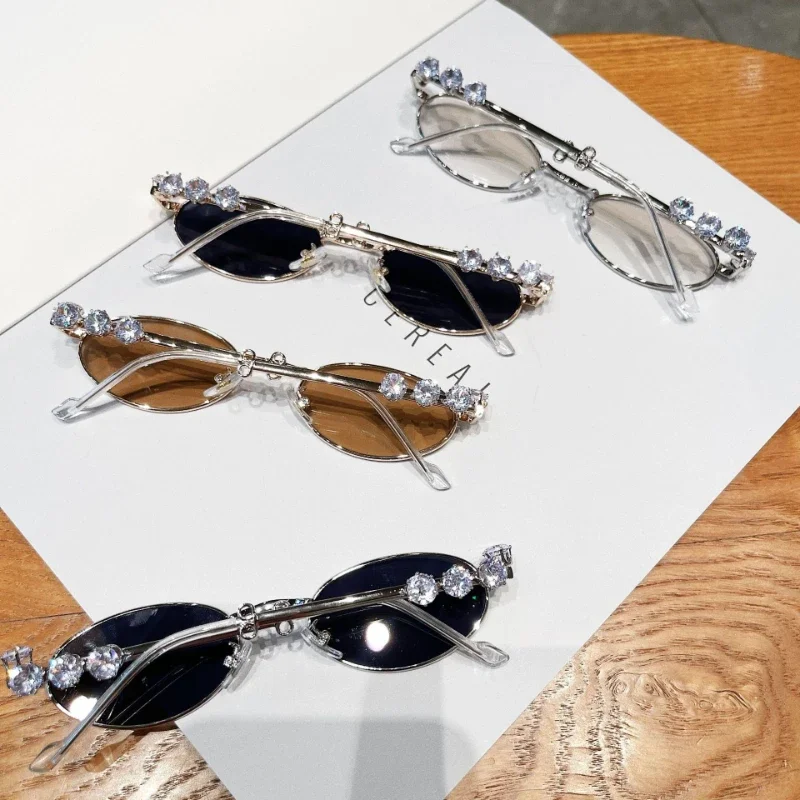 2023 Small Oval Sun Glasses Female Outdoor Shopping Shades Diamond Driving Eyewear Glasses Retro Letter Oval Sun Glasses Shades