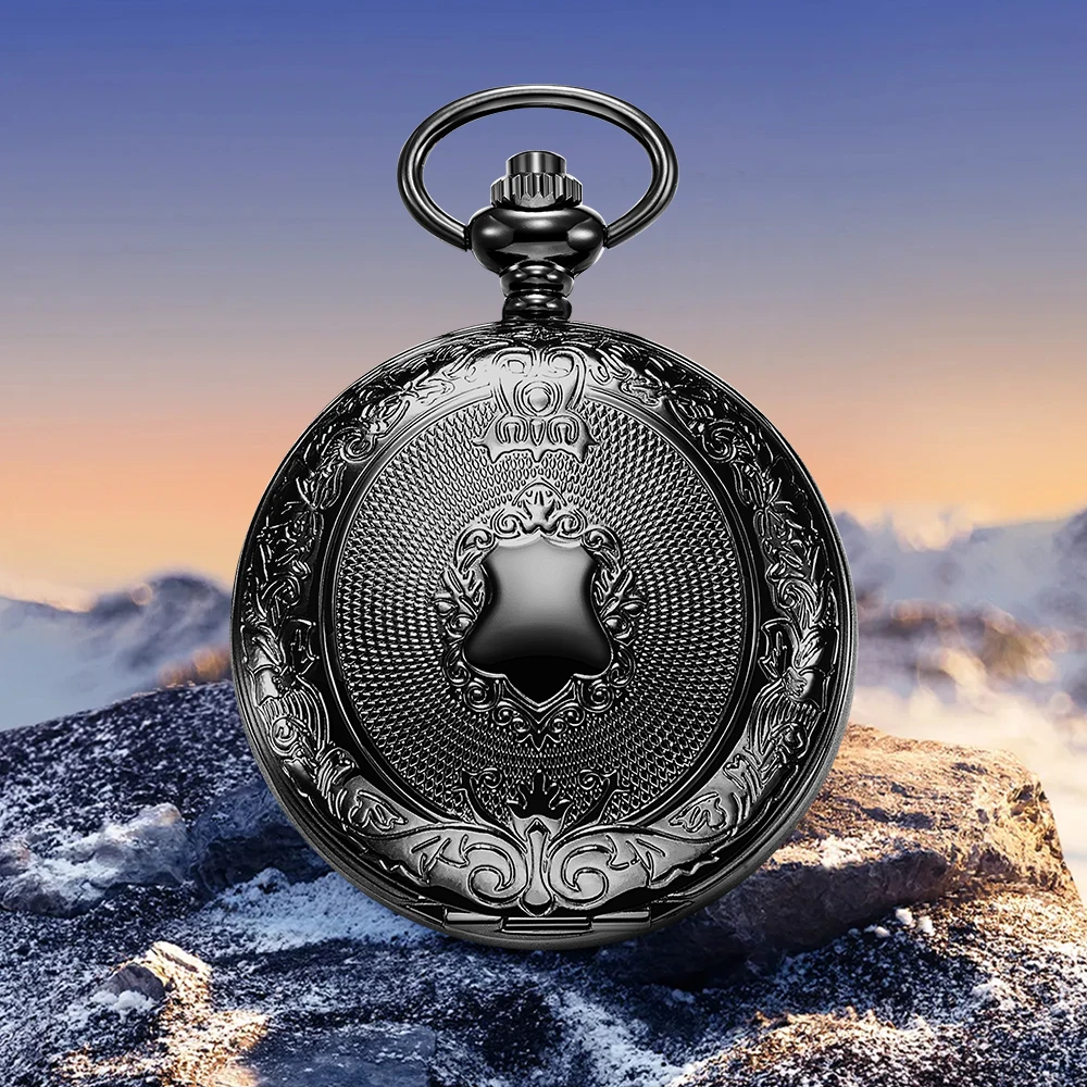 Pattern: Gold engraved shield pattern, quartz pocket watch with thickened chain, all golden color, very noble, but also suitable