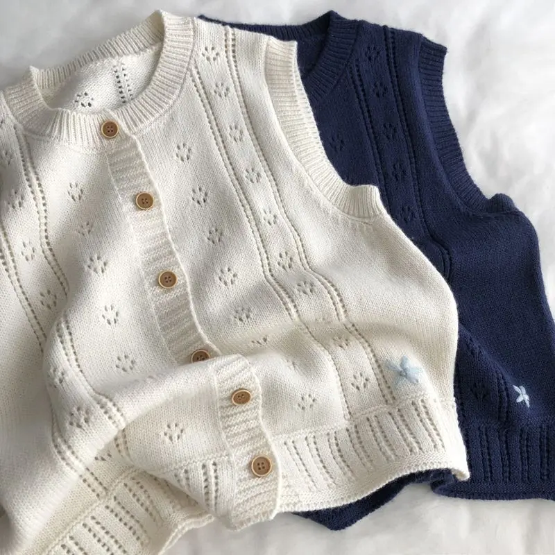 Chaleco de punto con huecos de flores pequeñas, bordado que combina con todo, estilo de otoño para mujer, nuevo chaleco suelto en capas, Top de cuello redondo