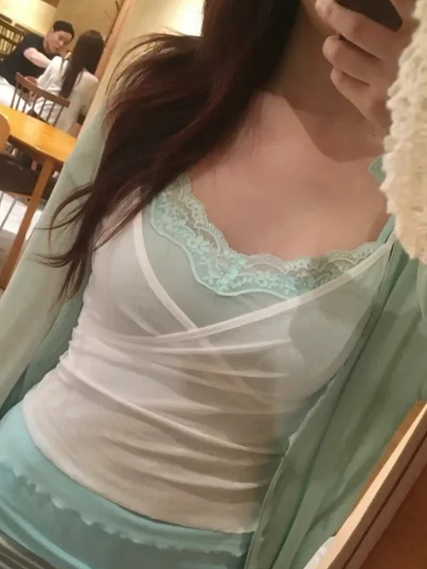 Sexy Slimming Lace Patchwork Camisole Vest Women's Fashionable Body Shape Highlighting Strap Vest Short Length Knitted Top
