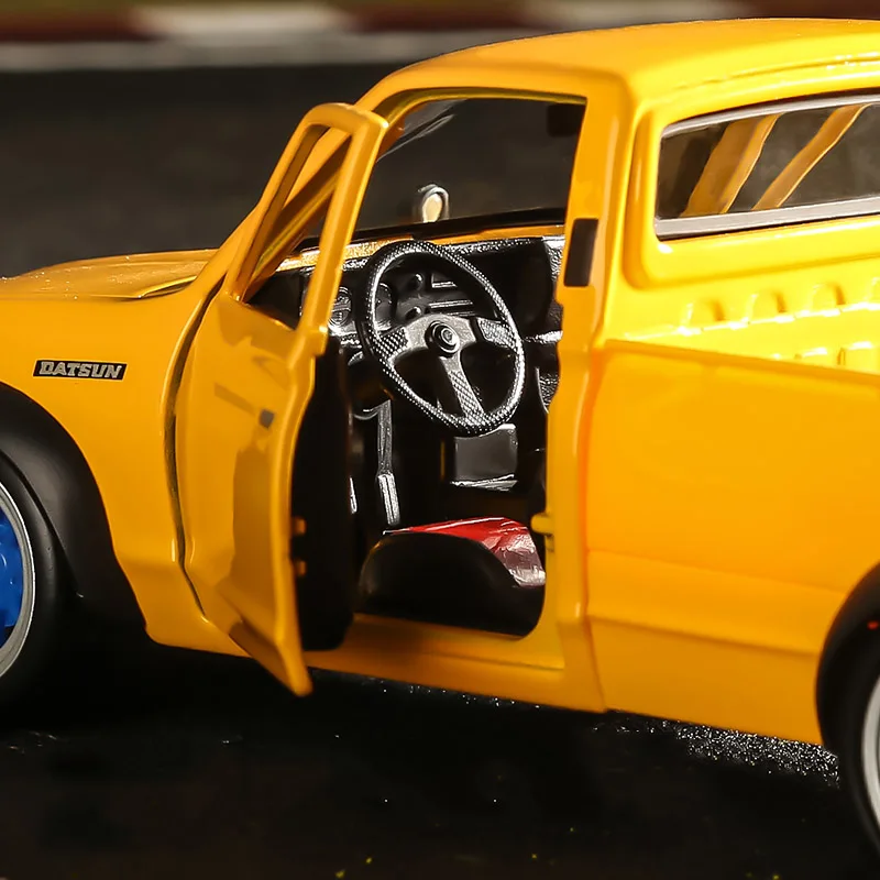 Maisto 1:24 1973 Datsun 620 Pick-up Alloy Car Model Diecast Metal Toy Vehicle Car Model High Simulation Collection Children Gift