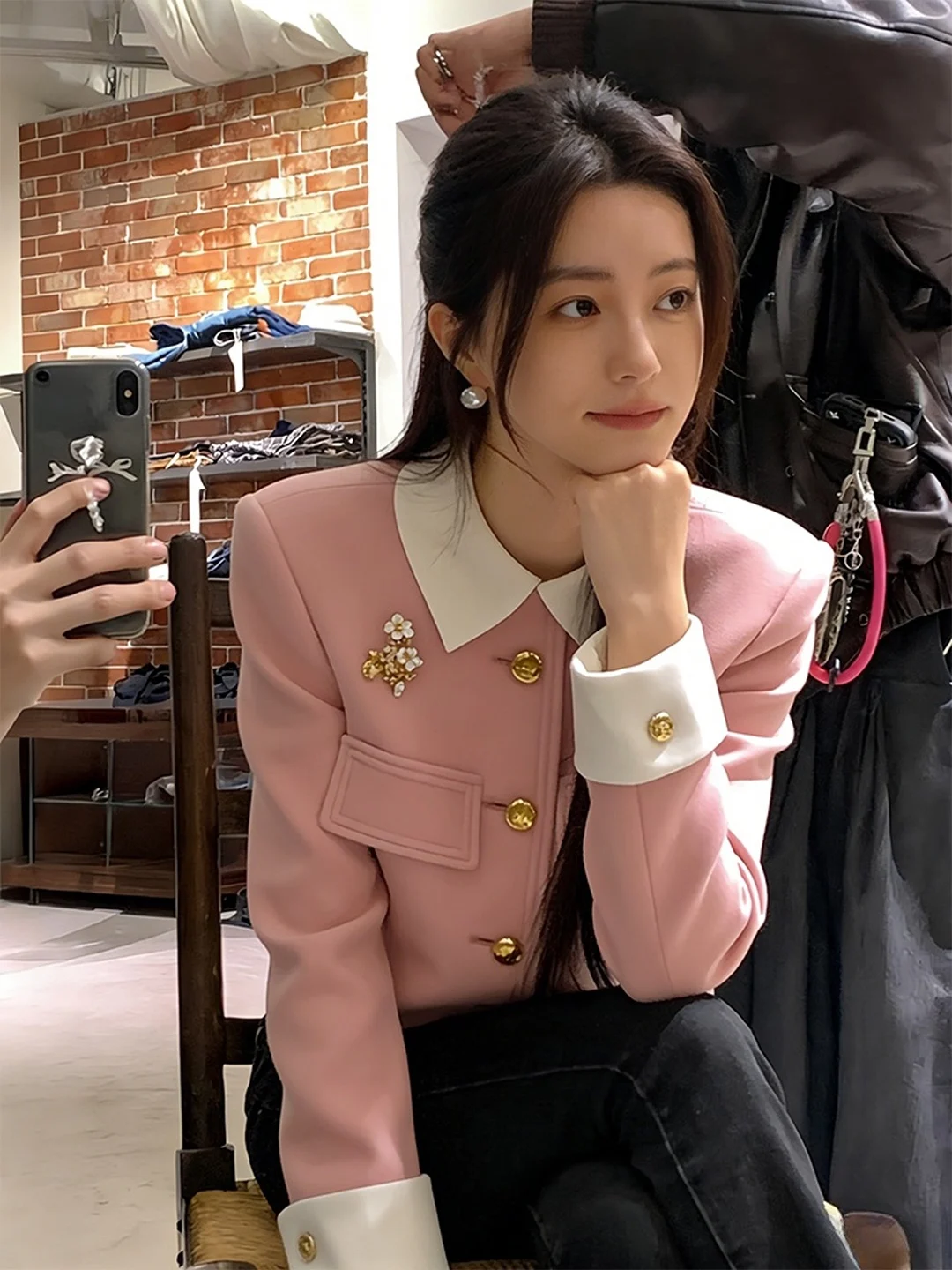 

Sweet Sle ort Pink Jaet Women's Slim Fit Spring Faion Golden Button Casual Sweet Wind Top for Ladies 2026 Trend