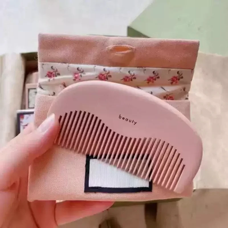 

New Arrival Fashion and Simple Pink Mini Hair Wood Comb+Limited Edition Floral Storage Bag Convenient Outdoor Travel Decor Comb