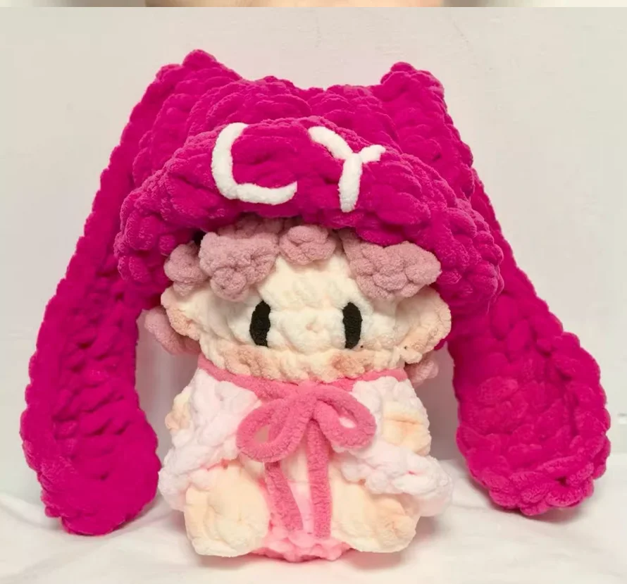 Hand-made gifts around crocheted pendant stars.