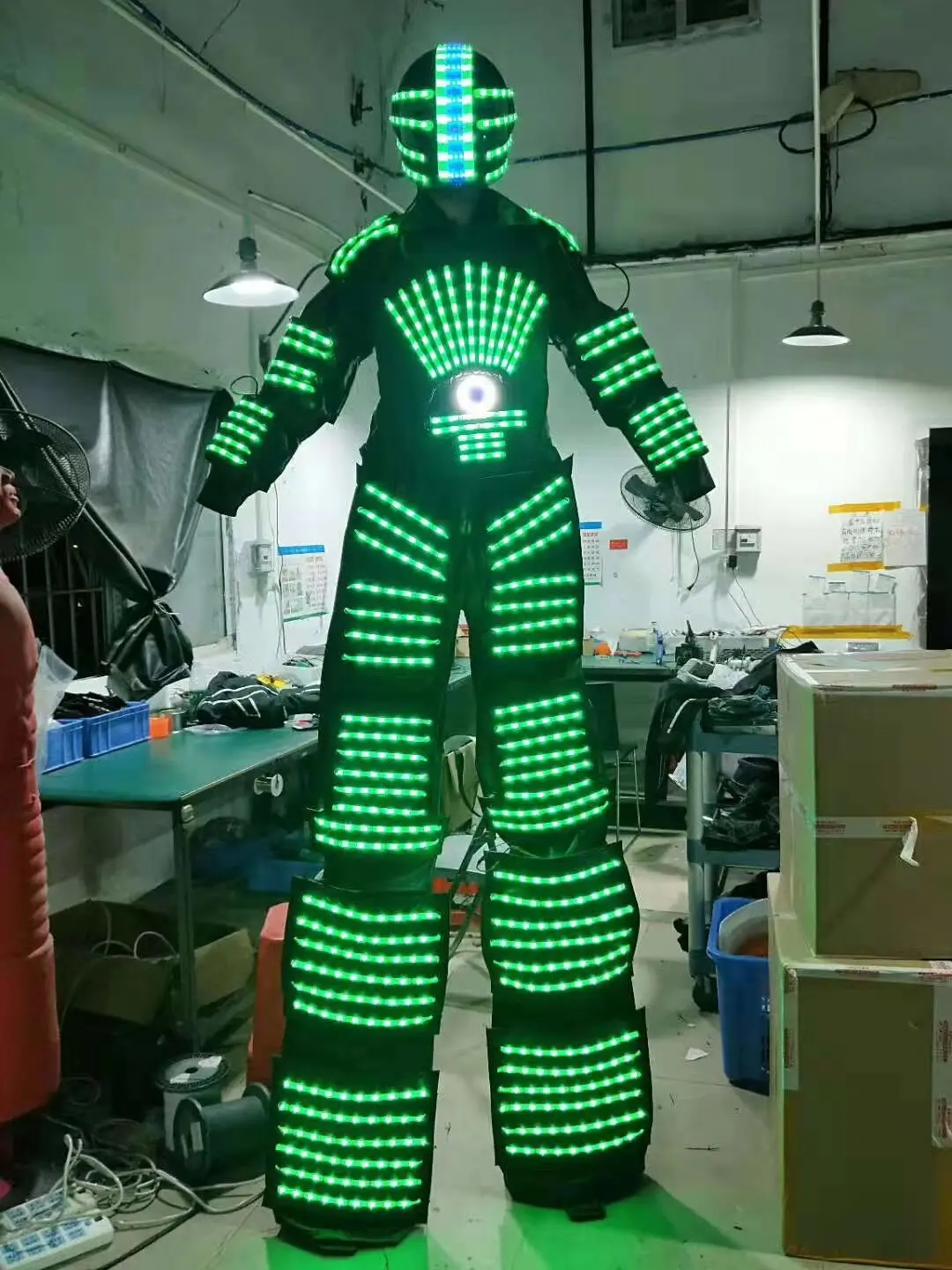 Nightclub Laser Traje LED Robot Costume Clothes Stilts Walker Glow Dance Suit Helmet Nightlife Giant Disfraz de Robot DJ Party