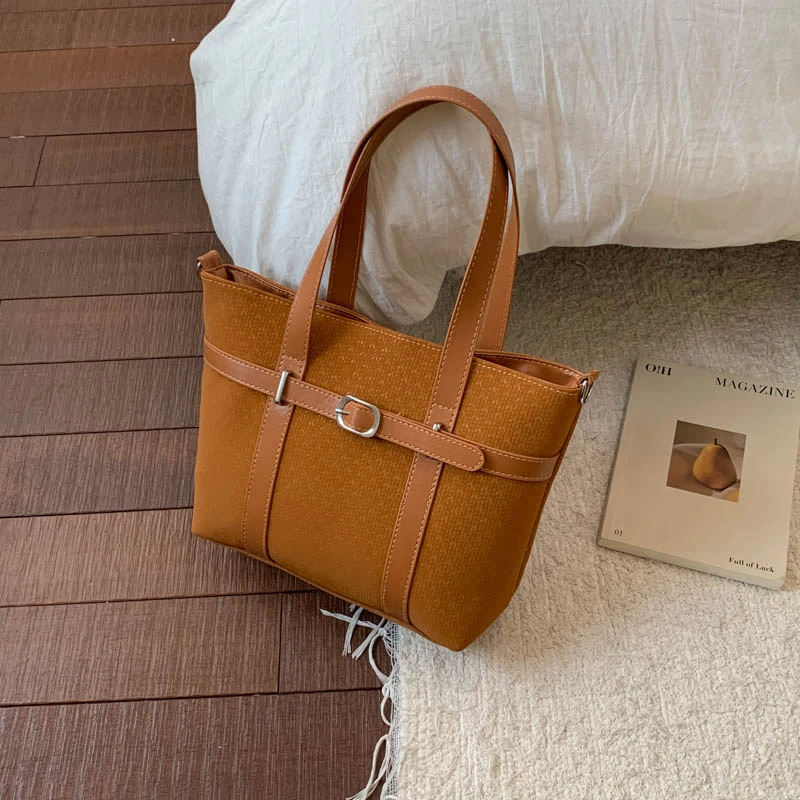 

Stylish Solid Color Tote Bag With Vintage Look Large Capacity Casual Elegance And Leather Material