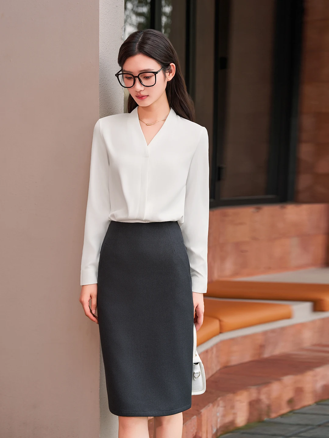 Elegant V-Neck Long Sleeve White Shirt Women's Formal Wear Professional Business Suit Base Layer Inner Wear Career Shirt