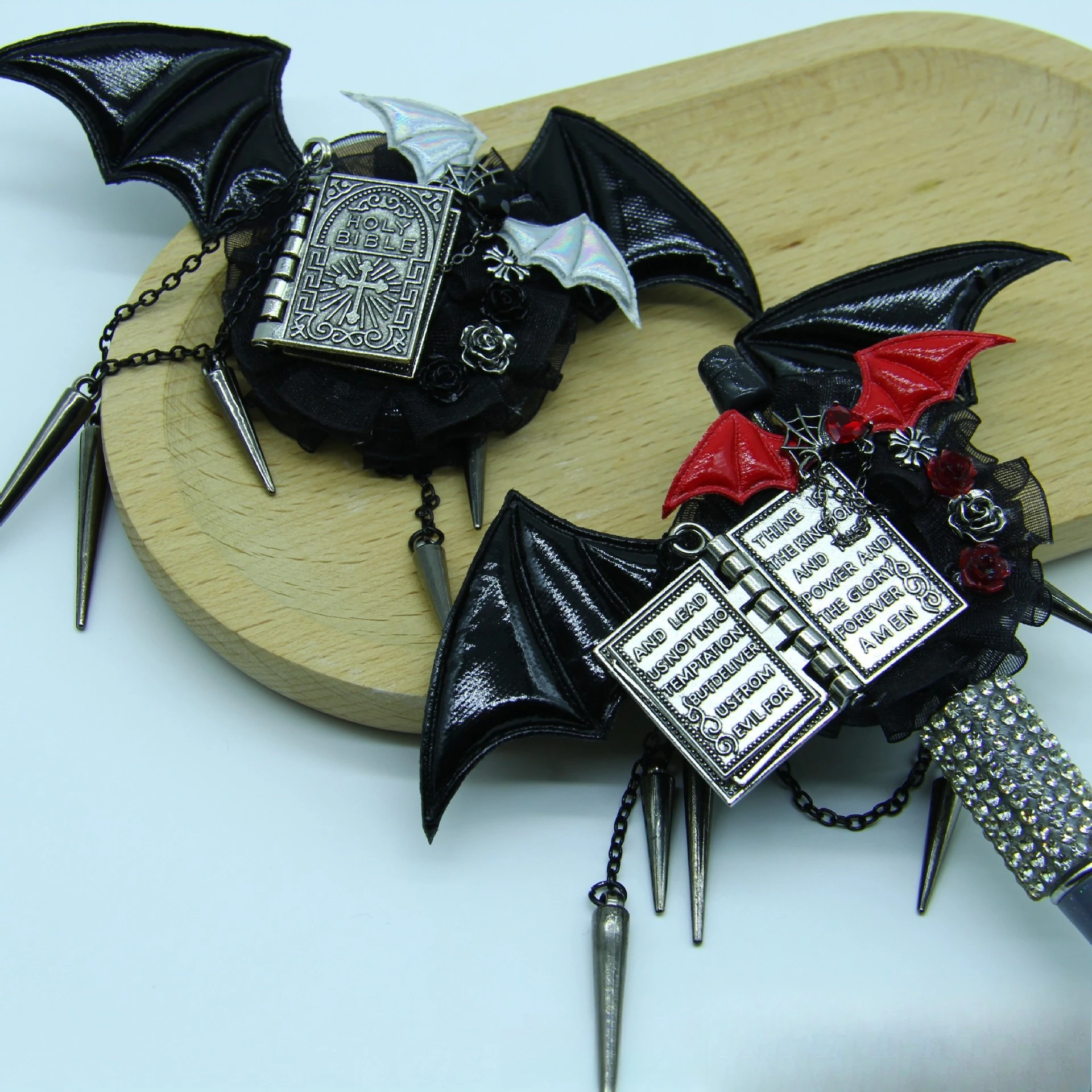

Halloween Bat Wings Heavy Duty Advanced DIY Ornament Accessories Bead Pen Phone Chain Magic Book with Flip Pages