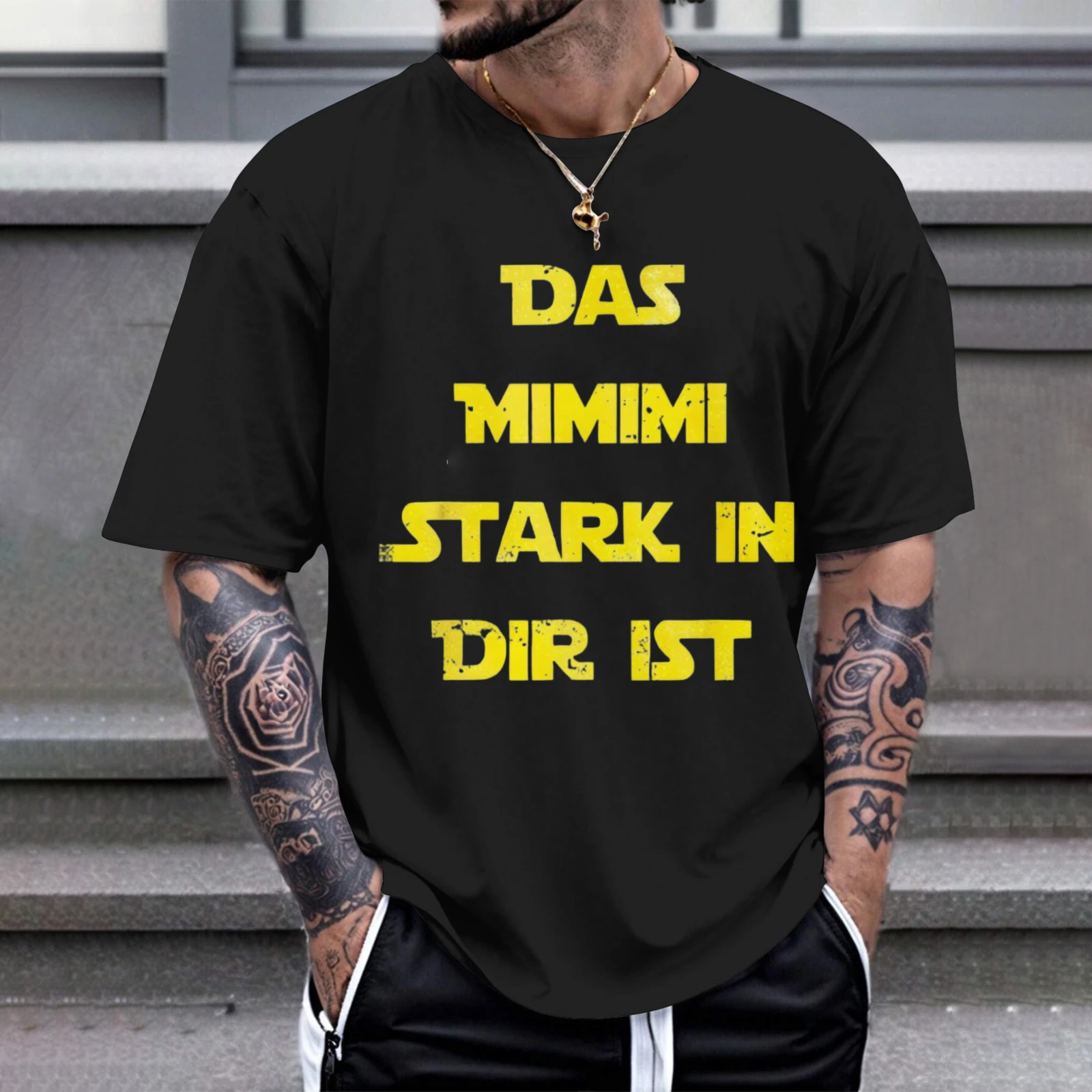 Herren-T-Shirt „The Whining Strength In You“ eignet sich ideal für Freizeitkleidung, Partys und Karnevalsoutfits.