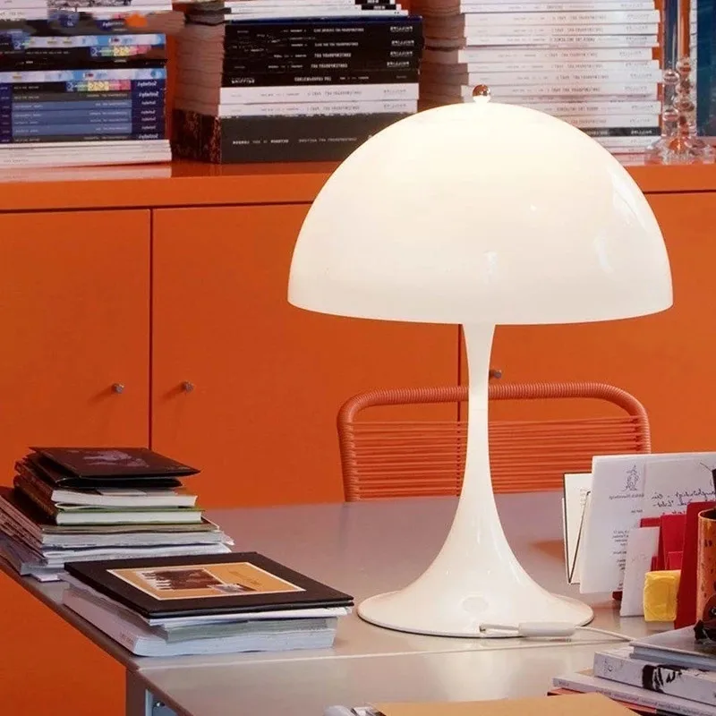 Creative Mushroom Table Lamp Bedroom Bedside Lamp Modern Minimalist Home Decor Desk Lamp Office Study Reading Lighting Fixtures