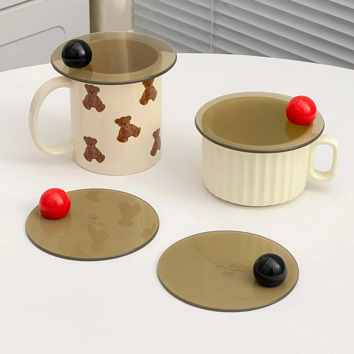 2/4PCS Plastic Cup Cover Reusable Dustproof Sealed Water Cup Coffee Mug Lid Tumbler Cups Lid With Handle Drinkware Accessories