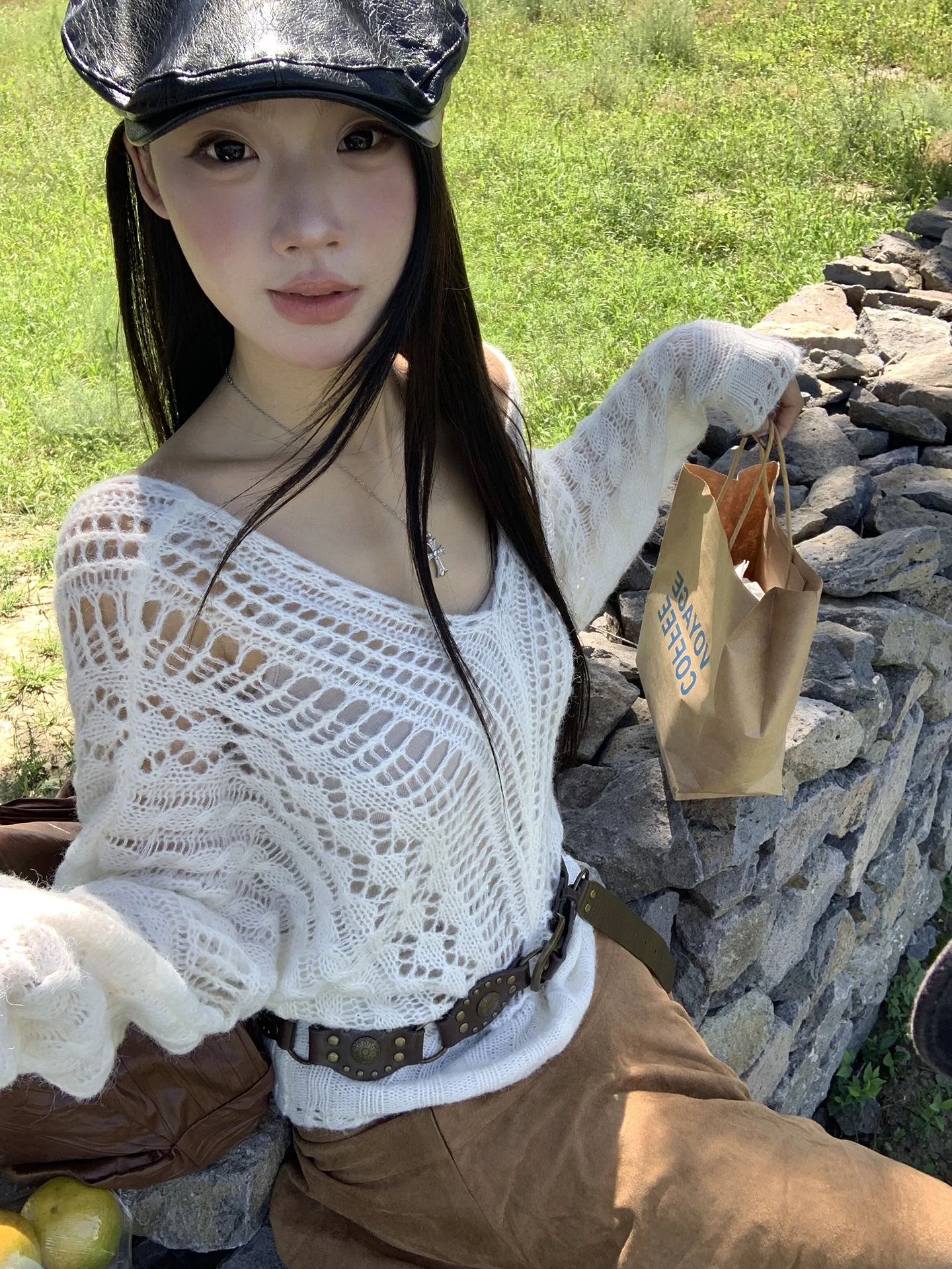 

Red Celebri Knitted Sweater Women's Early Autumn White Outerwear Top Hollow Design Sensation Sweater Jaet Korean Sle