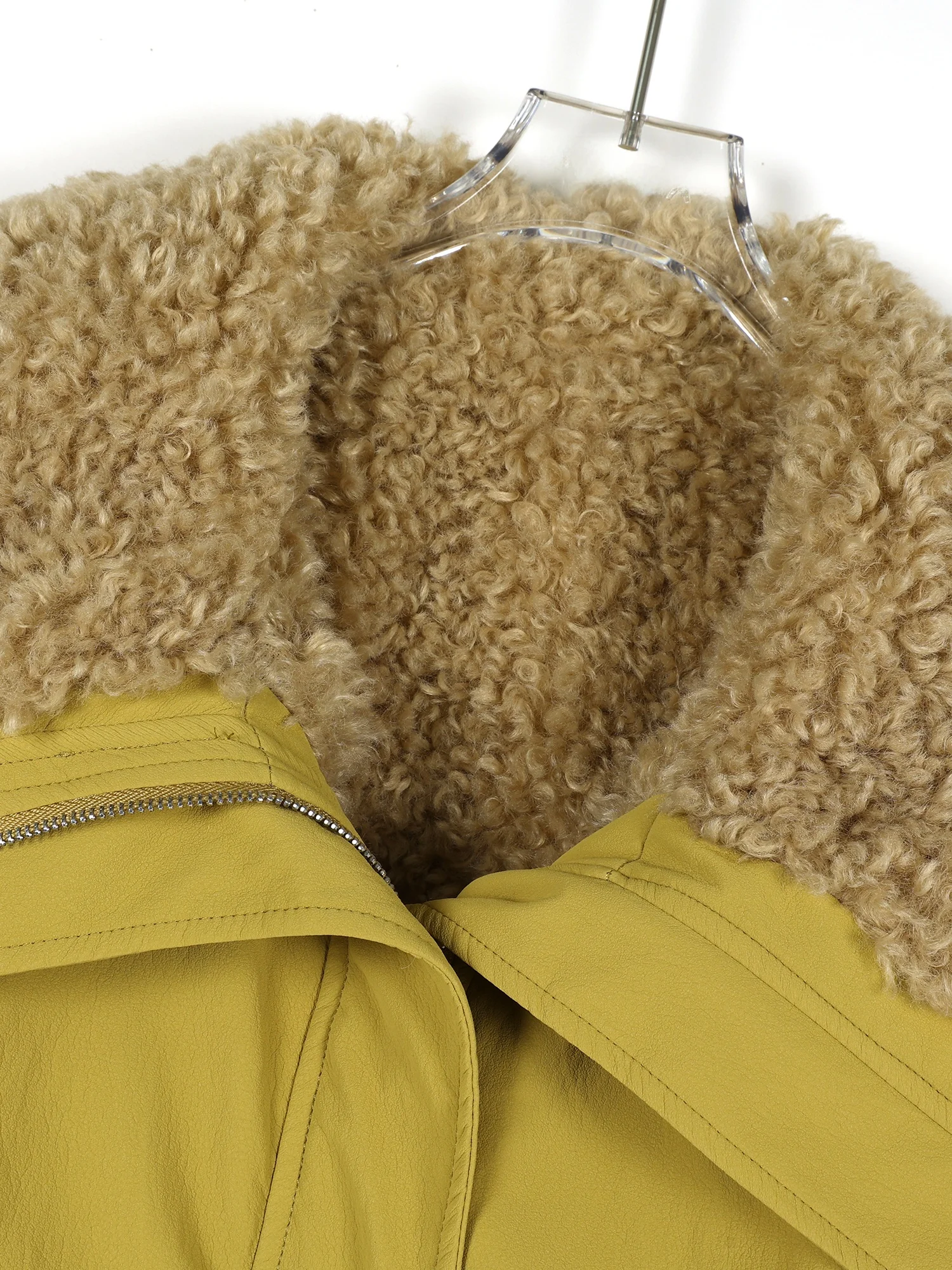 เสื้อแจ็คเก็ตหนังหนานุ่มสำหรับผู้หญิง สไตล์ลำลอง แขนยาว ปิดด้วยซิป คอปกพลิก แฟชั่นสำหรับฤดูใบไม้ร่วงและฤดูหนาว