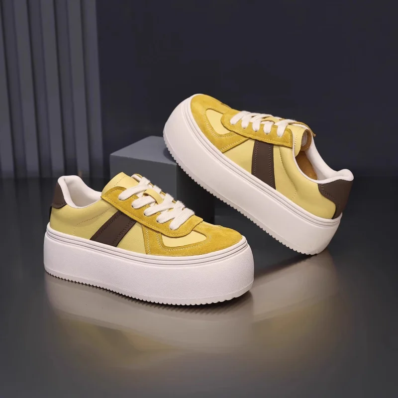 

Vintage German Training Shoes for Women Small Stature Height-Increasing Thick-Soled Red Sneakers Versatile Casual Shoes