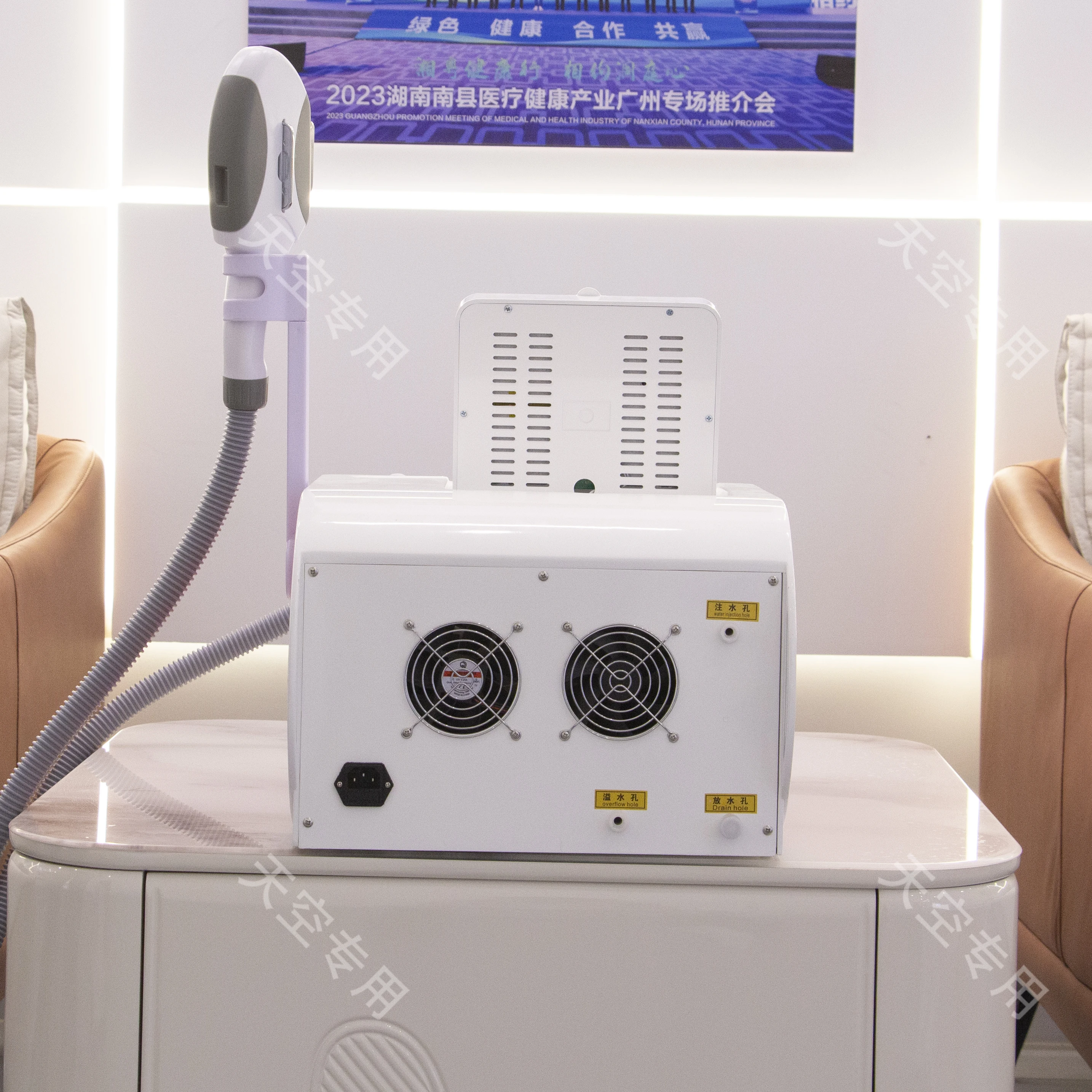 اختر Lpl Laser Hair 480/530/590/640/690/750/808nm أداة تجميل تجديد العناية الدائمة غير المؤلمة
