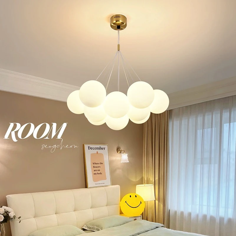 

AiPaiTe Nordic Netflix ins chandelier creative glass bubble living room study bedroom clothing store chandelier