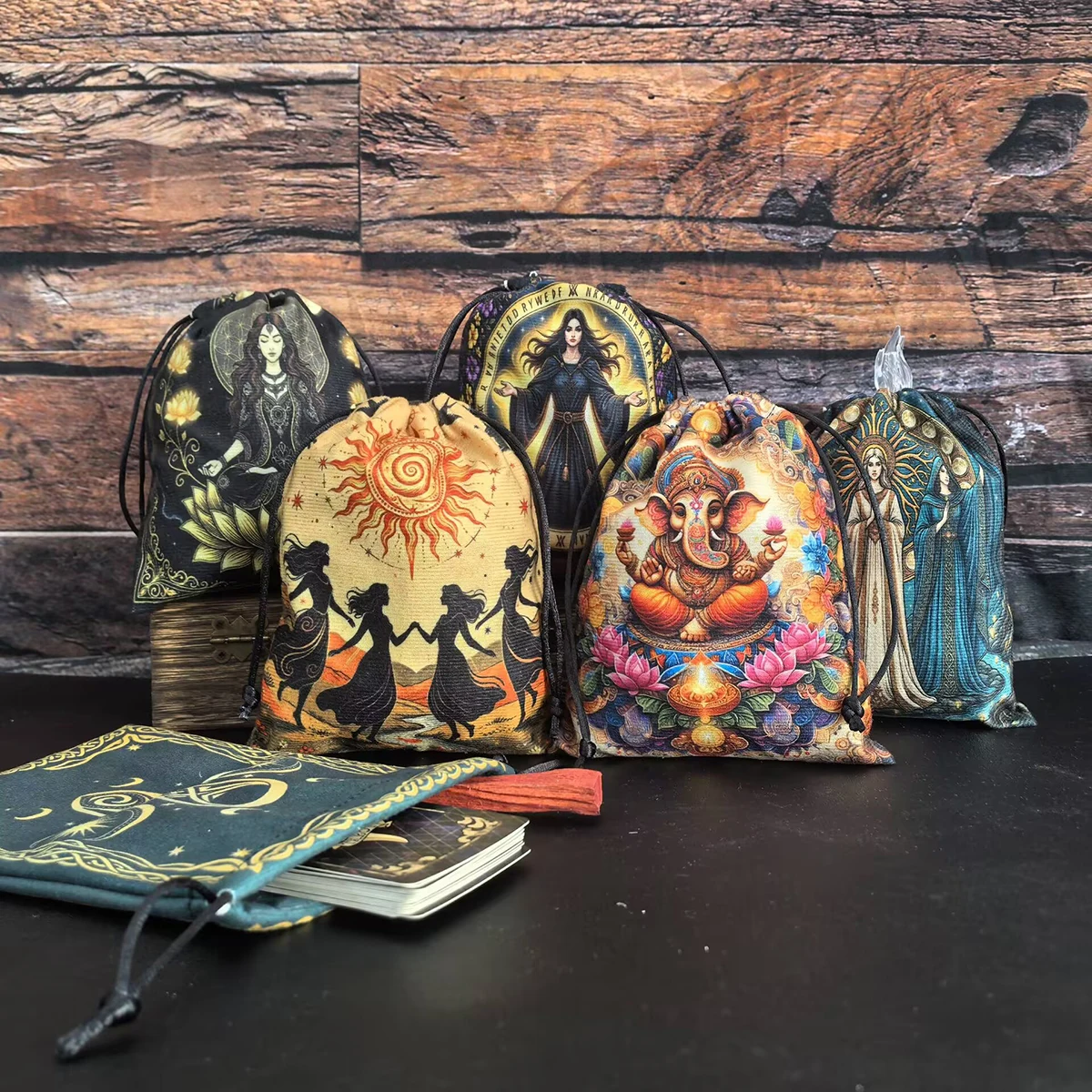 Sac de rangement pour cartes de tarot, sac à cordon pour cartes de tarot de sorcière, sac pour divination, sac en peluche imprimé, pochette pour dés et bijoux, sac cadeau.