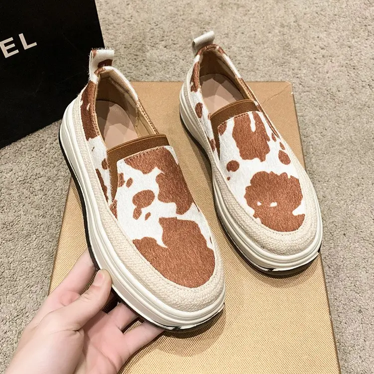 2023 Women\'s Round Head Thick Bottom Shoes Low Heeled Casual Casual Comfortable Fashion Women\'s Slip-on Hundred Vulcanized Shoes