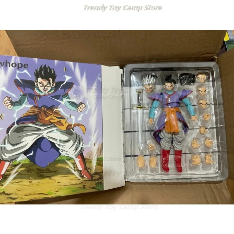 

Театральная версия второго Нью-лайн Kaiōshin Shf Gohan может двигаться.