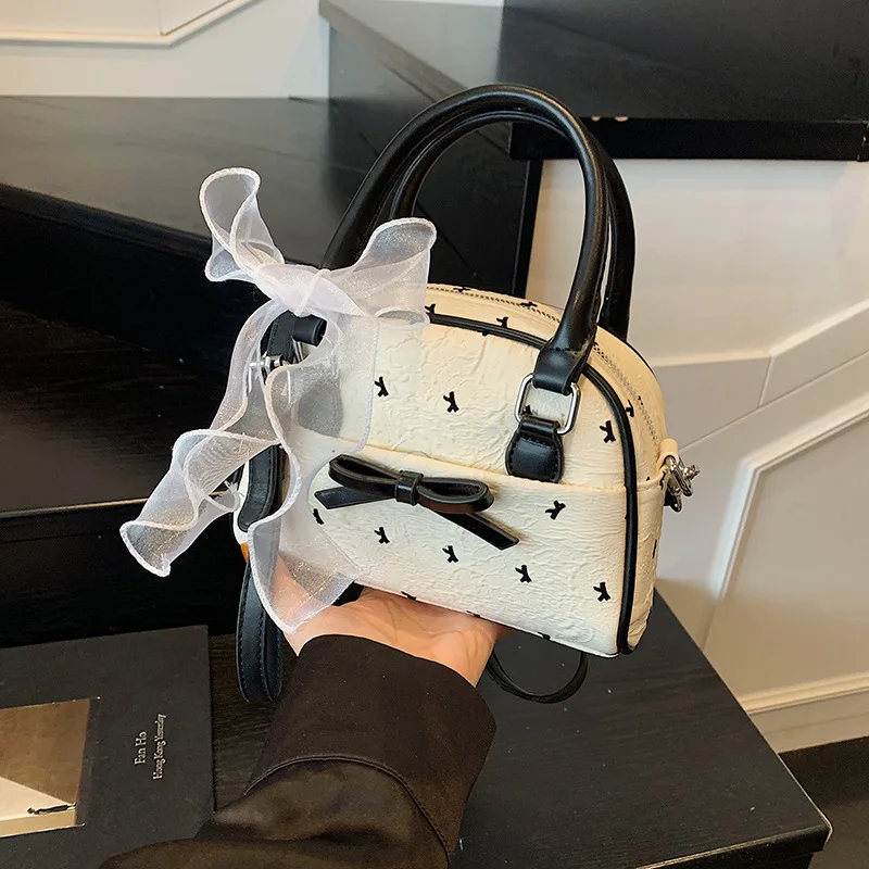 

2025 Retro Bow Portable Pillow Bag - Fashion Light Luxury Cute Women's Underarm Crossbody Bag