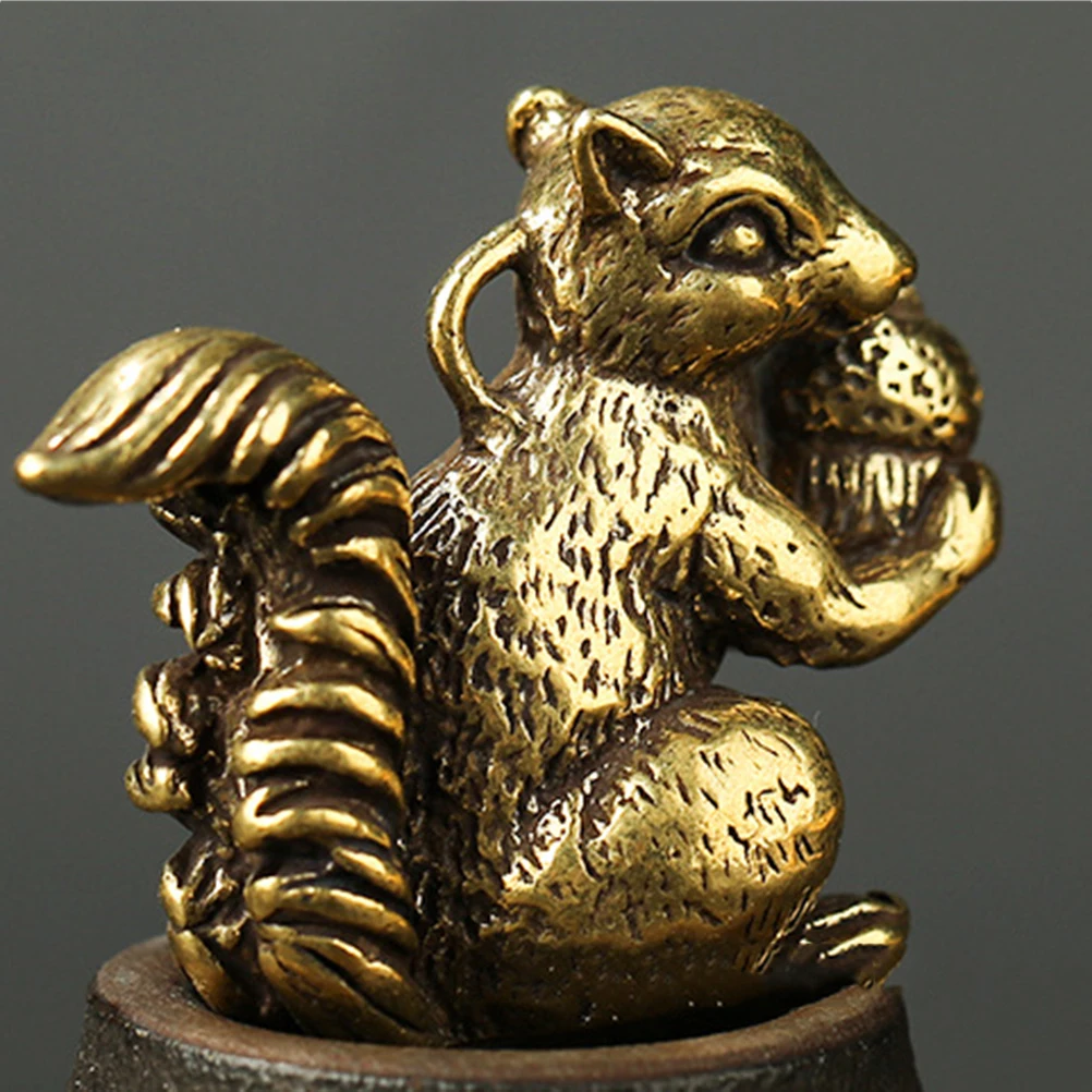 

2 Pcs Keychain Ornaments Squirrel Pendant Shaped Pendants Car Decoration DIY Accessories Pine Nuts