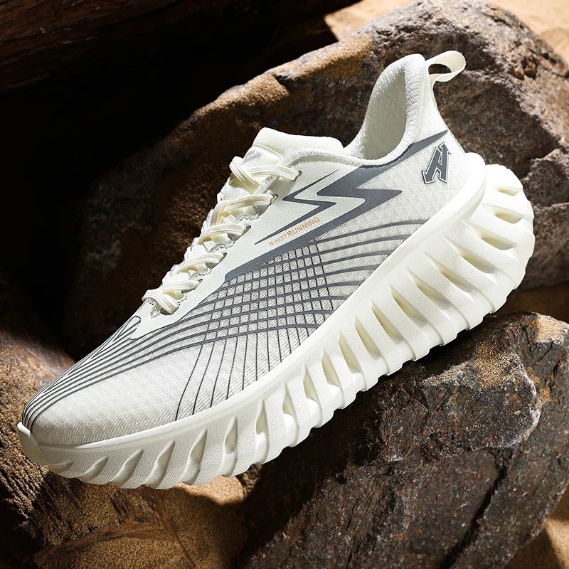 

2025 Summer New Men Sneakers Breathable Running Shoes for Women Height Increasing Outdoor Sneakers Low Top Trail Running Shoes