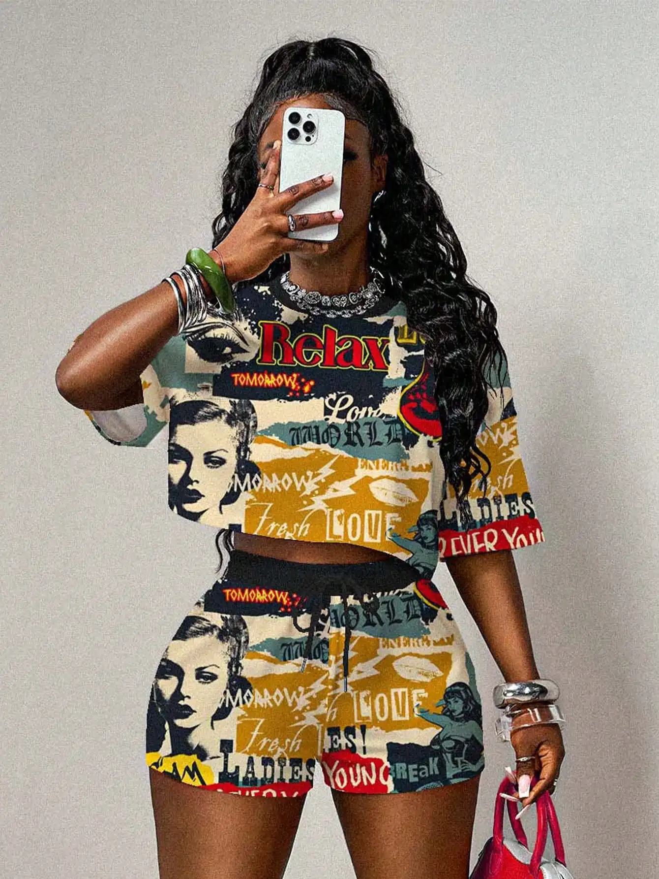 

Женский комплект из укороченного топа и шорт с графическим принтом в стиле Y2K, повседневный летний наряд