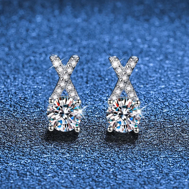 D color moissanite earrings fresh and simple X-shaped 50 points moissanite light luxury earrings platinum PT950 mark