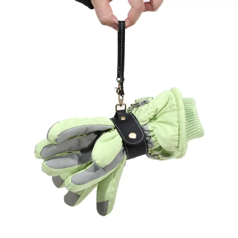Creative Leather Storage Clip Portable Travel Towel Glove and Hat Keeper Clip Multifunctional Hanging Bag Decor Accessory