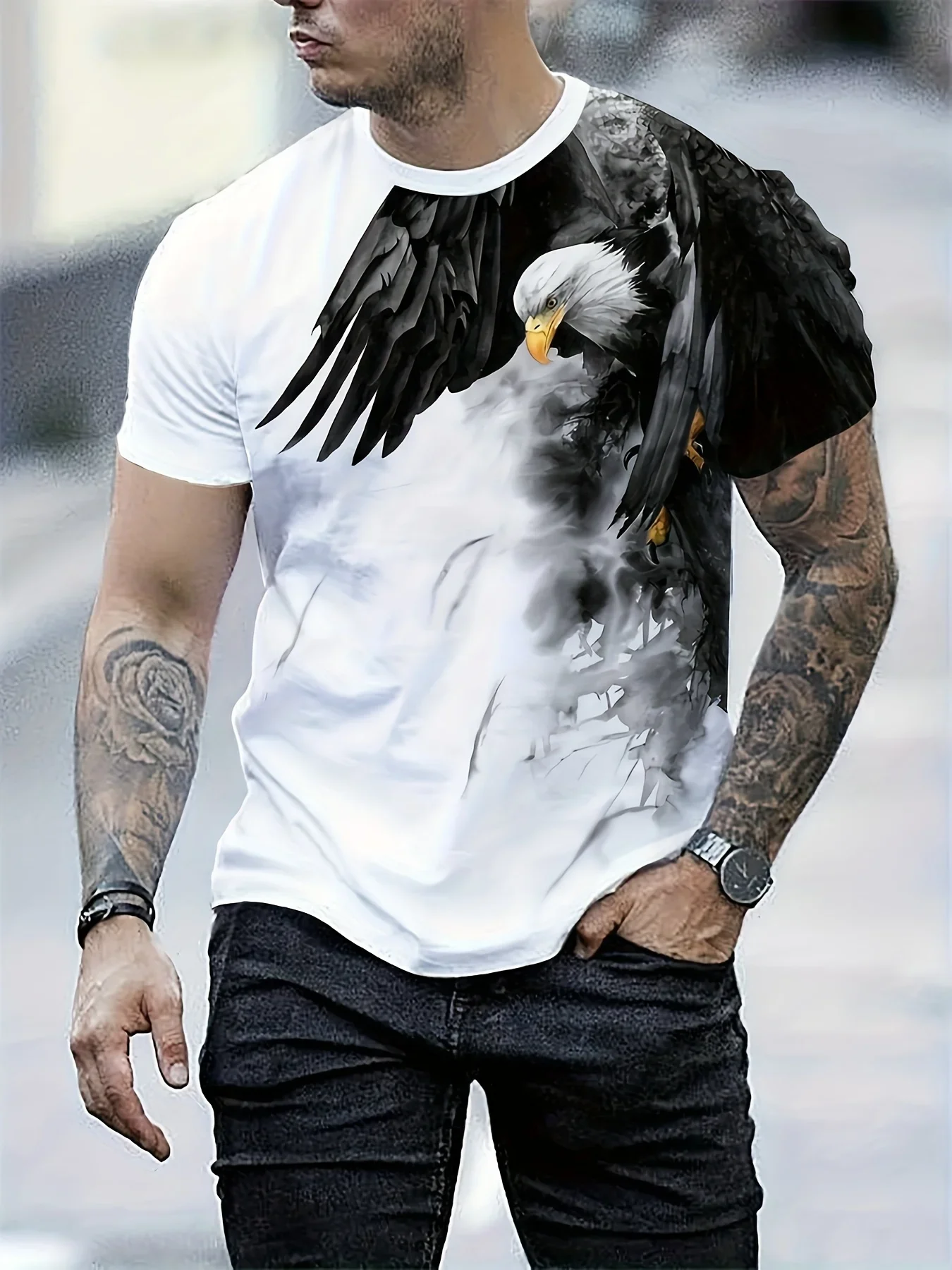 

Men's T-shirts, Short Sleeves, Round Necks, Logos of Eagles and Watercolor Paintings